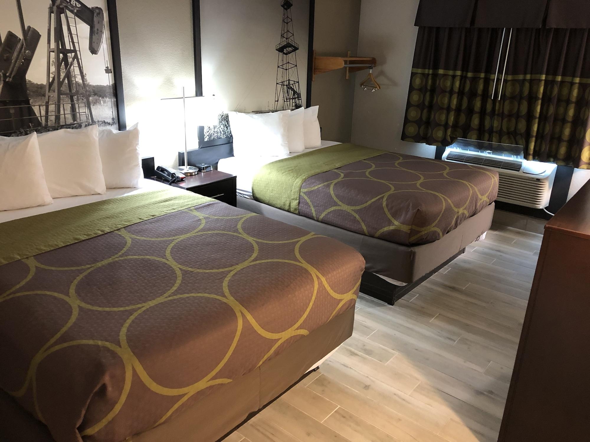 Super 8 By Wyndham Bedford Dfw Airport West Motel Екстериор снимка