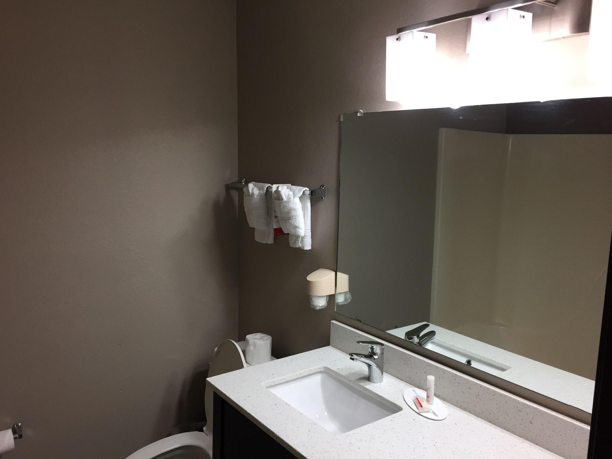 Super 8 By Wyndham Bedford Dfw Airport West Motel Екстериор снимка