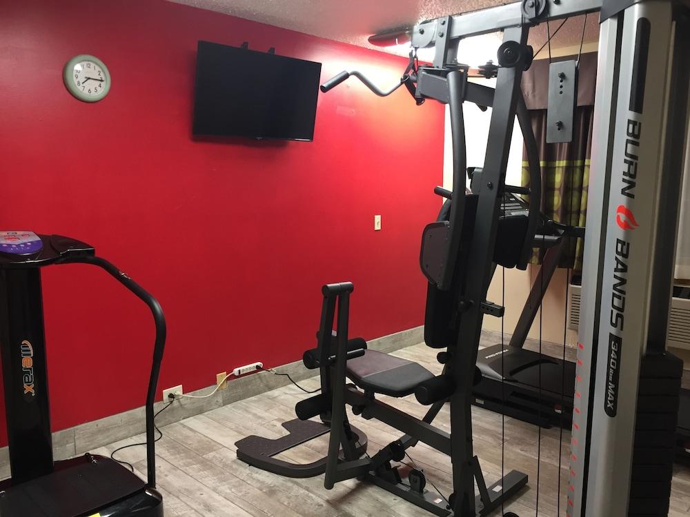 Super 8 By Wyndham Bedford Dfw Airport West Motel Екстериор снимка