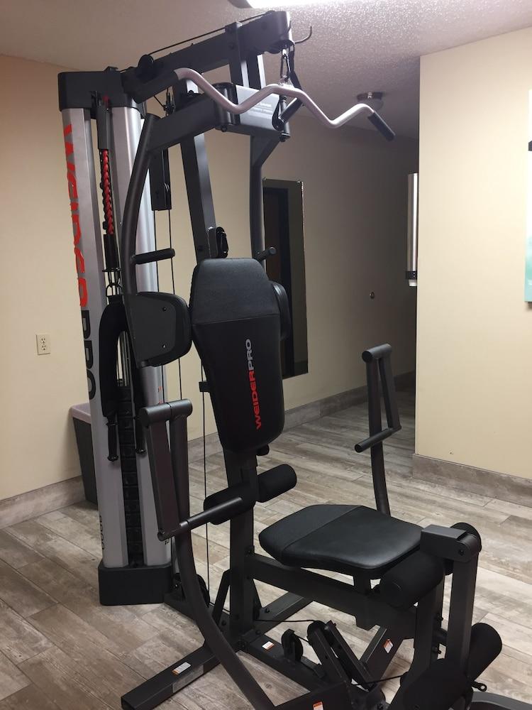 Super 8 By Wyndham Bedford Dfw Airport West Motel Екстериор снимка
