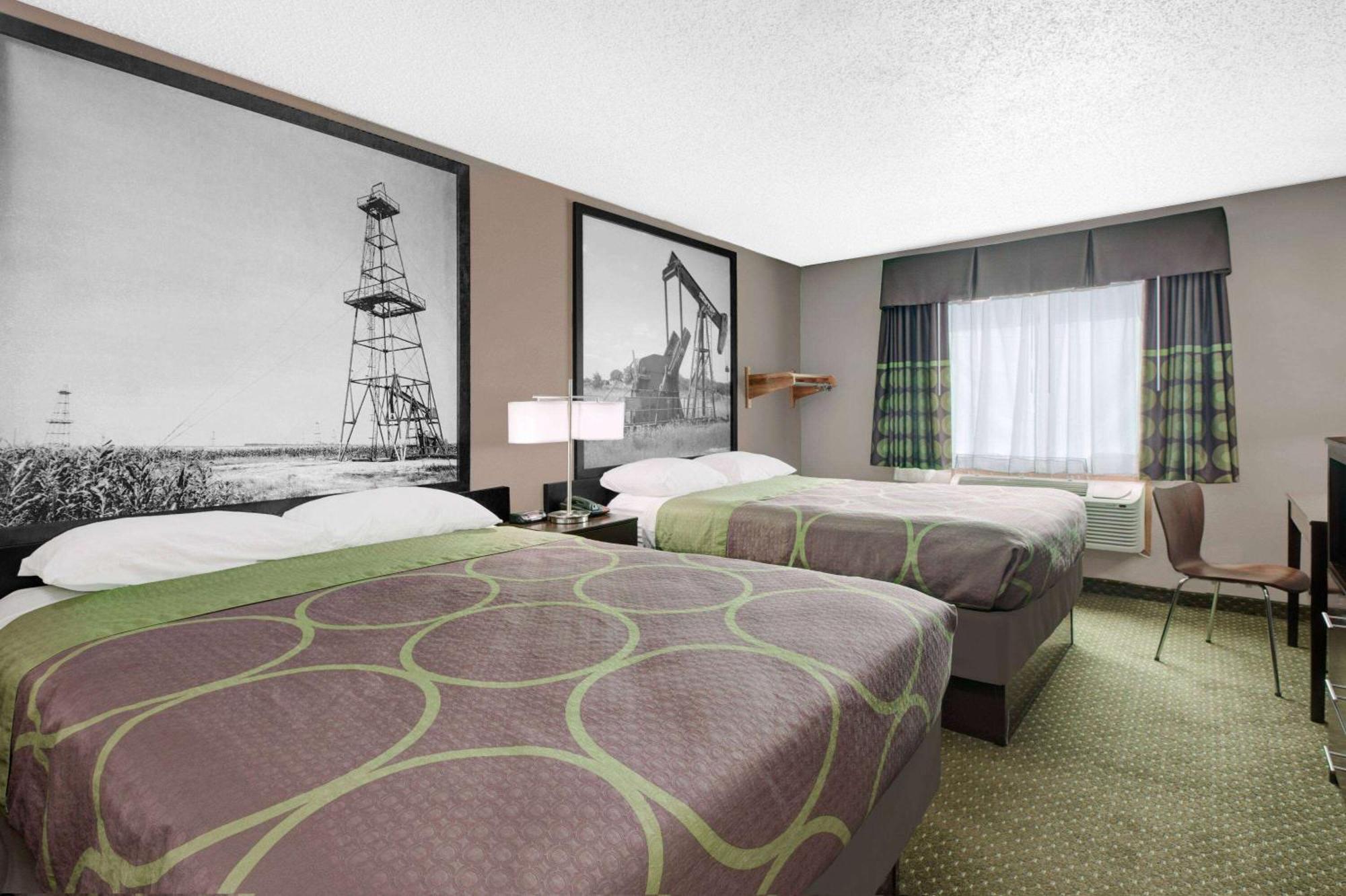 Super 8 By Wyndham Bedford Dfw Airport West Motel Екстериор снимка