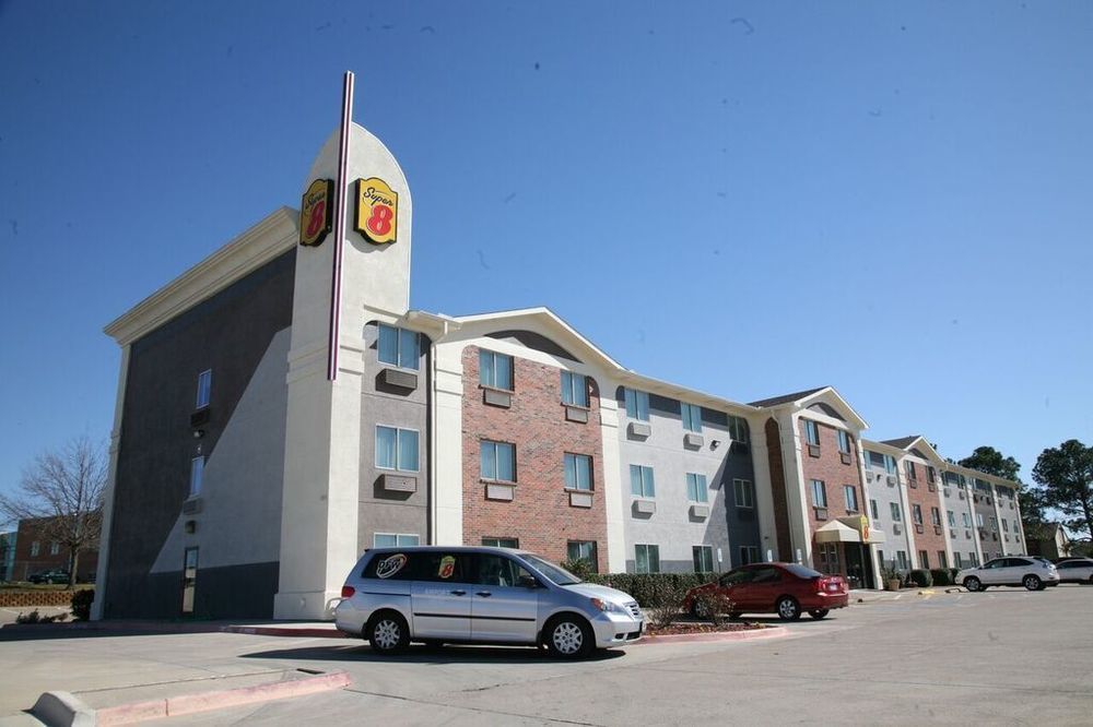 Super 8 By Wyndham Bedford Dfw Airport West Motel Екстериор снимка