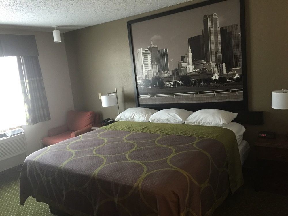 Super 8 By Wyndham Bedford Dfw Airport West Motel Екстериор снимка