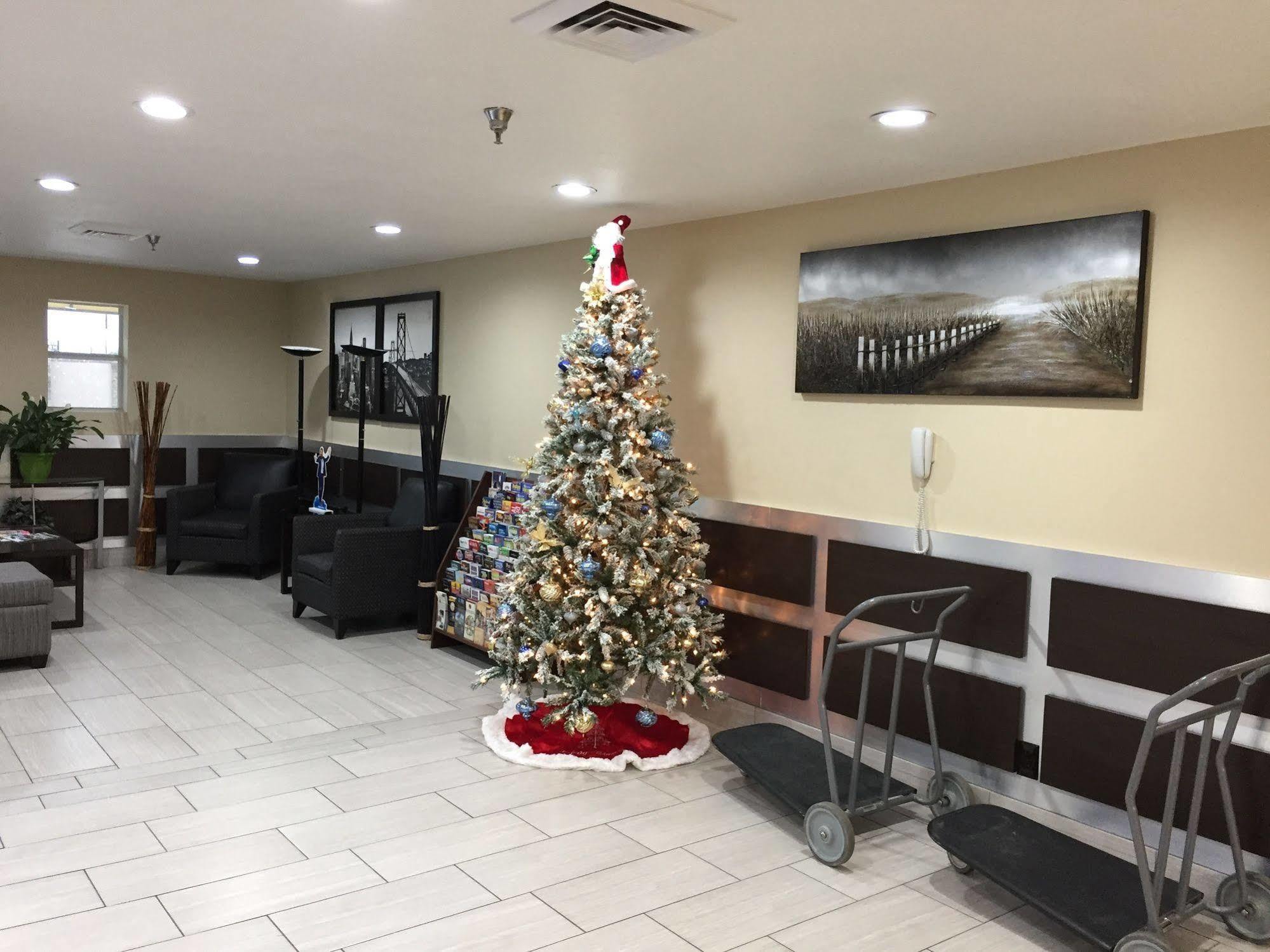 Super 8 By Wyndham Bedford Dfw Airport West Motel Екстериор снимка