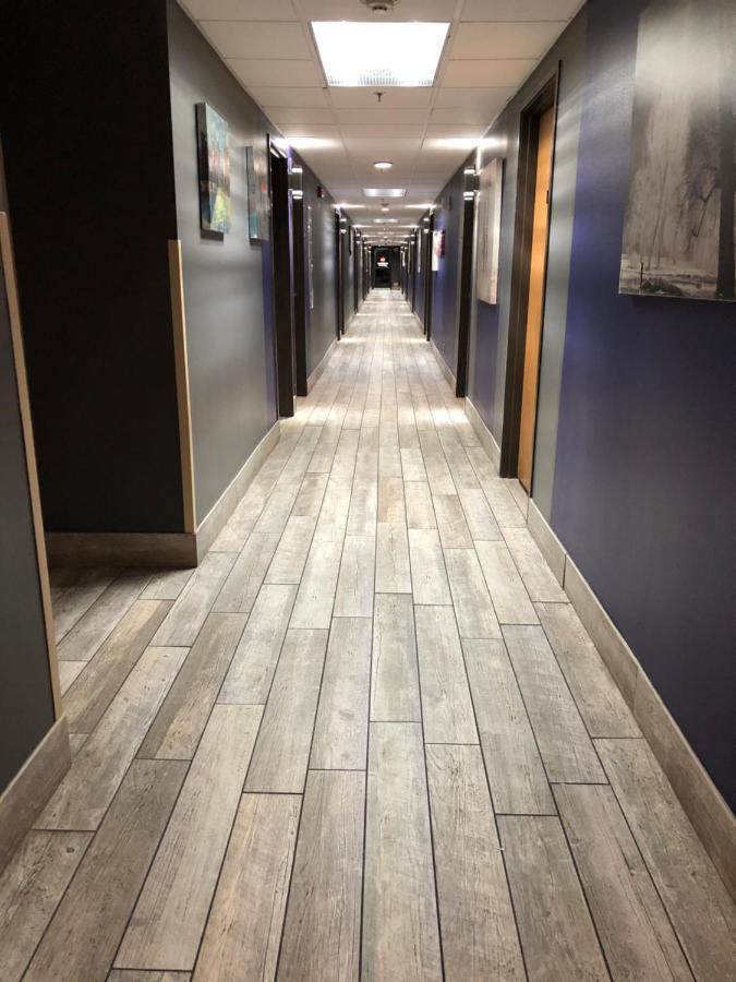 Super 8 By Wyndham Bedford Dfw Airport West Motel Екстериор снимка